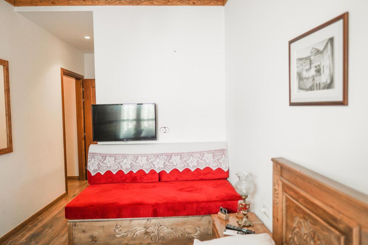 4Rooms Hotel Gjirokastër 外观 照片